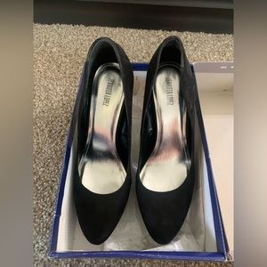 J-lo Manhattan Collection 4 inch pair of heels